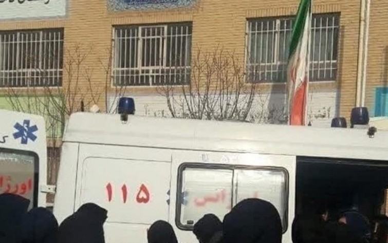 Traces of Khamenei’s Supporters in Serial Poisoning of Girl Students; Molavi Abdulhamid Calls for Referendum to Determine New Political System by People