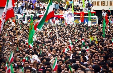 Iranians : the people want to overthrow the regime