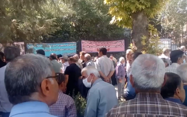 Pensioners, Marketeers Protest in Many Cities; Reza Pahlavi Calls for Support; Labor Minister Resigns￼