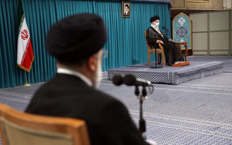 Khamenei Backs Raisi’s Government Despite Poor Performance; Wave of Emigration of IT Experts from Iran to UAE 