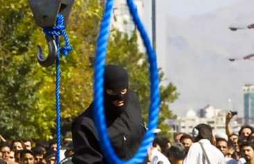 “العفو الدولية” تحذّر من إعدامٍ وشيك لشابَّة إيرانية