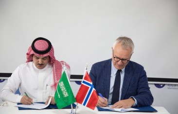 رصانة يوقع مذكرة تفاهم مع وفد معهد أبحاث السلام أوسلو «بريو»