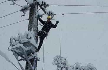 انقطاع الكهرباء عن 93 قرية في كردستان بسبب انهيارات أرضية.. و87% من خزانات سدود طهران فارغة من المياه