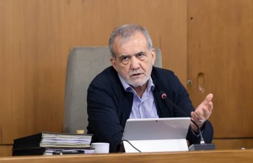 بزشكيان بعد اجتماعه مع المرشد: المشاكل الاقتصادية وحلولها أهم قضايانا.. وظهور العميد قاآني في مراسم استقبال جثمان نيلفروشان