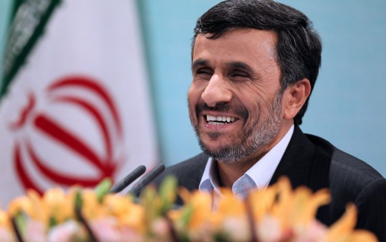 أحمدي نجاد يعمل جاهدًا ليكون الرئيس الإيراني القادم