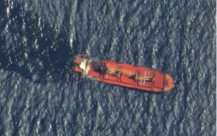 التداعيات البيئية لغرق السفينة “روبيمار” في سواحل البحر الأحمر
