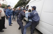 الجزائر تعتقل 400 شيعي عائدين من إيران والعراق