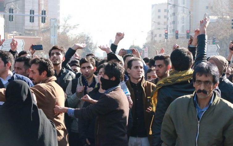 الاحتجاجات تثير الجدل حول قانون الوصول إلى المعلومات في إيران