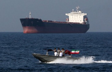 مخاطر سيطرة الحرس الثوري الإيرانيّ على موانٍ بالساحل السوري ومدى فاعلية استراتيجيَّة الضغوط القصوى الأمريكيَّة