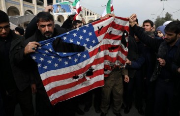 بعد سليماني.. إيران تتصادم مع الولايات المتحدة وتواجه انتكاساتٍ في العراق