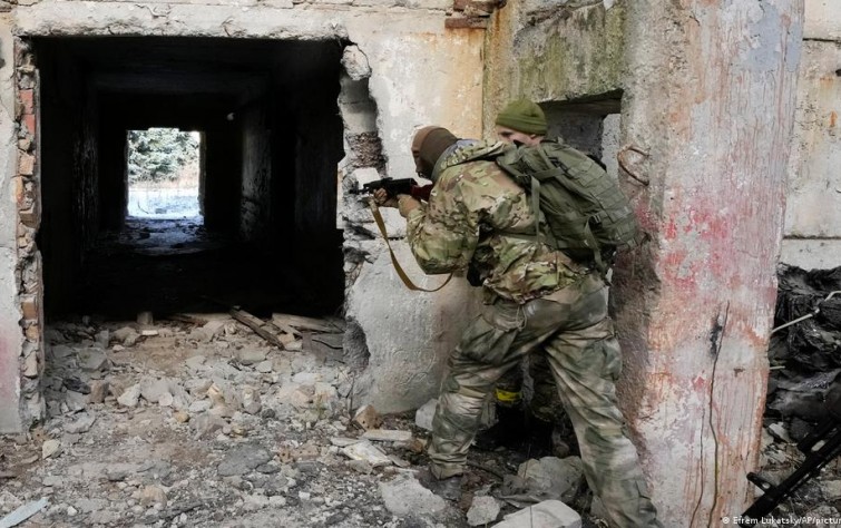 تحشيد المقاتلين الأجانب في الأزمة الروسية-الأوكرانية.. المبررات والتداعيات