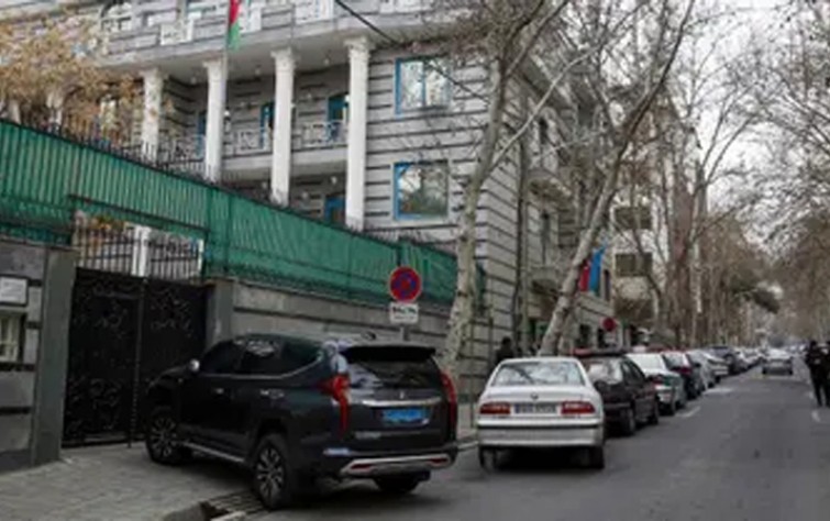 الهجوم على السفارة الأذربيجانية حلقة جديدة من سلسلة أحداث مفزعة على الأراضي الإيرانية