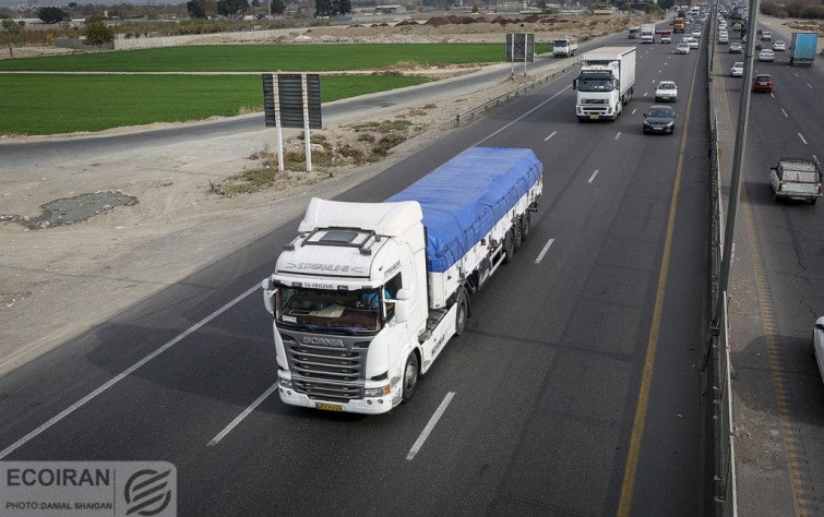 فرنسا تمنع دخول الشاحنات الإيرانية اعتبارًا من العام الجاري.. واستمرار تسمُّم الطالبات في إيران وناشطون يصفونه بـ«الهجوم الكيميائي»