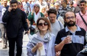 الاقتصاد والسياسة بين المواطنين والنظام الإيراني