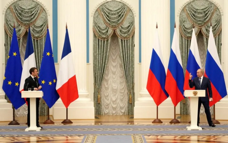 تصاعد التوترات بين فرنسا وروسيا في سياق الحرب الروسية-الأوكرانية