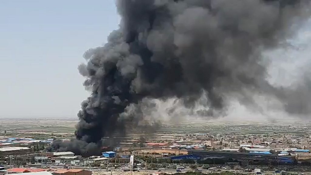المتحدث باسم الإطفاء في تبريز: احتواء حريق وحدة طباعة السلوفان بالمدينة