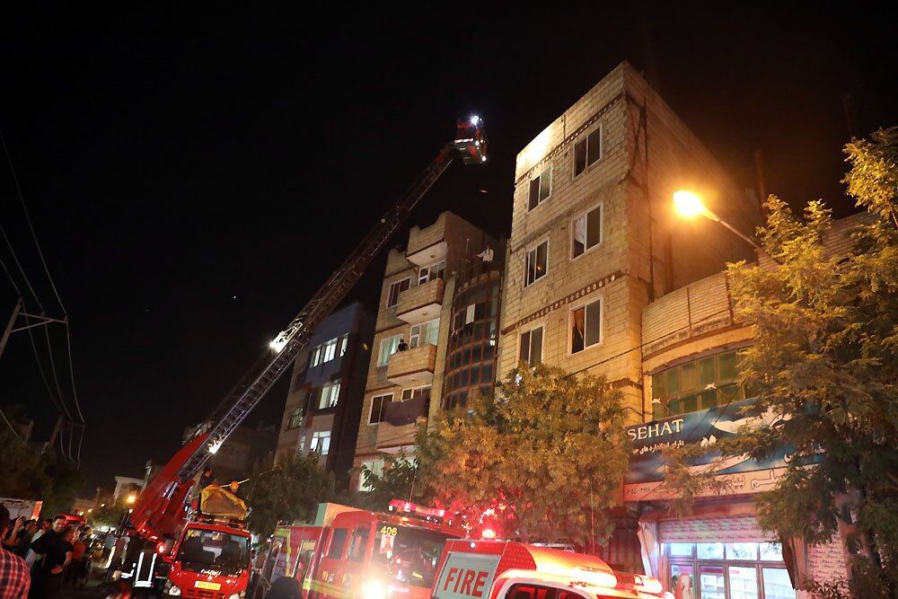 اندلاع حريق في شقة سكنية بمدينة مشهد